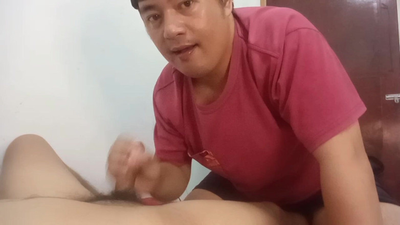 Talahib23: 深喉一根与奶酪混合的鸡巴太美味了