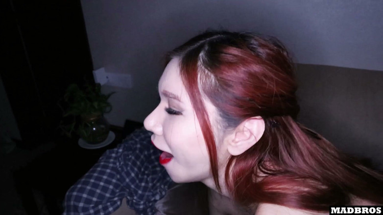 MadBros: La Formosa Ragazza Asiatica Ci Invita Di Nuovo a Farsi...