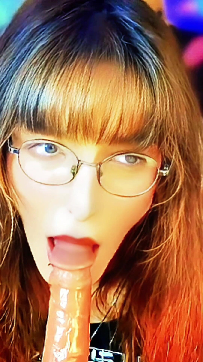 Bella Roar: Bu trans kız şimdiye kadarki en tatlı yarak emici