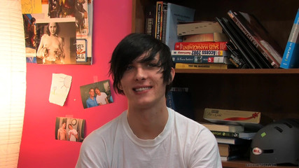 Beddable Boys: Sexig Twink Aidan Chase ger en intervju