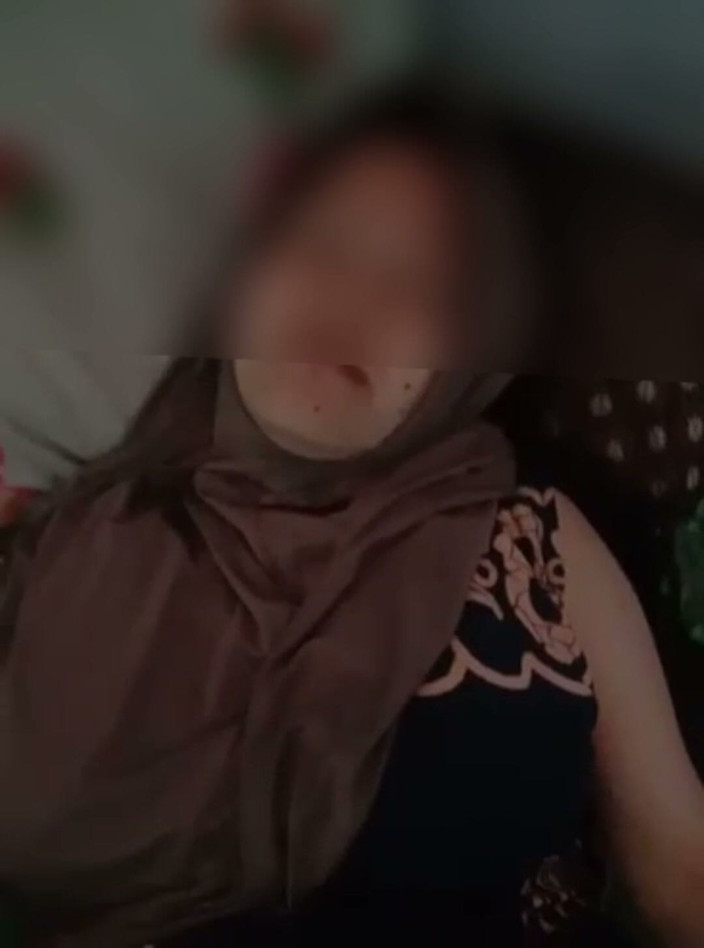 Famly sex: Зітхання сільської дівчини в хіджабі справді дуже смачне, частина 2