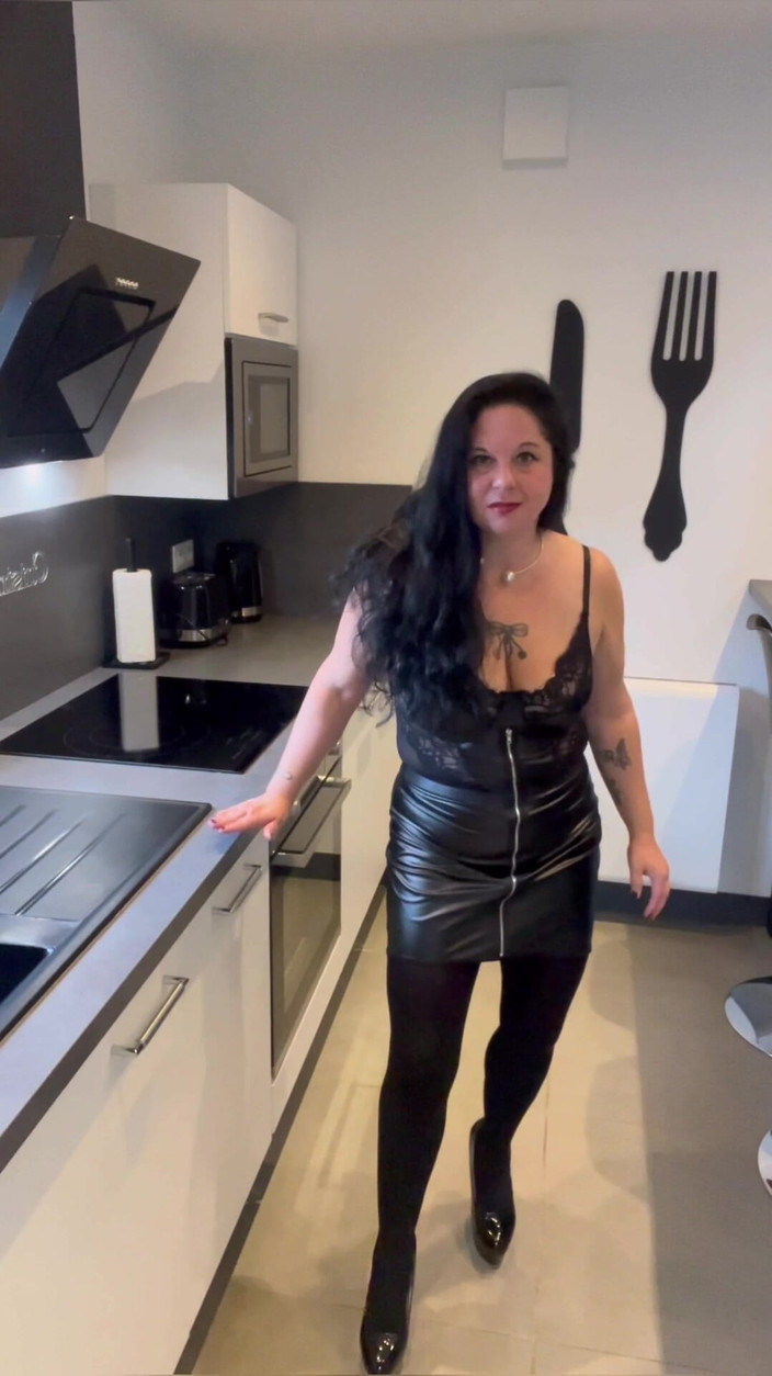 Maitresse Clara: जोई, अपने जुर्राब में आनंद लें