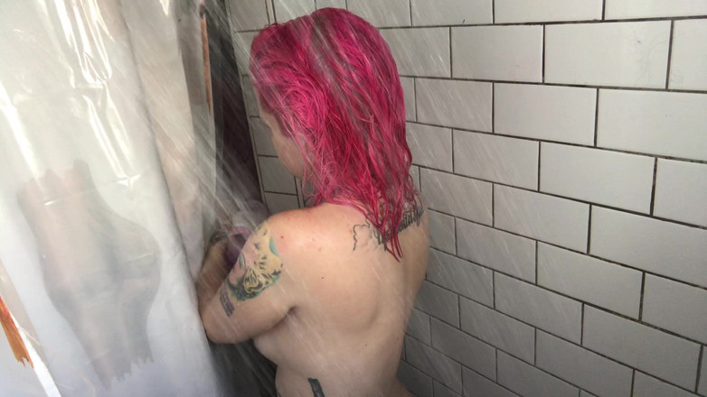 Lady Lazarus: Leker med mig själv i duschen