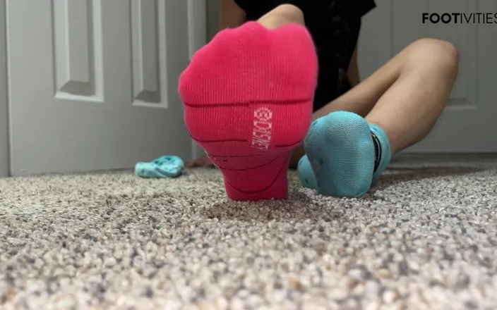 footivities: Ivy's Feet - Double Layer Sock Strip - Footivities