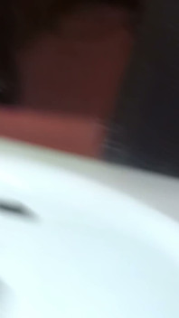 Selfie amatoriale - la bellezza dai capelli rossi gioca con se stessa