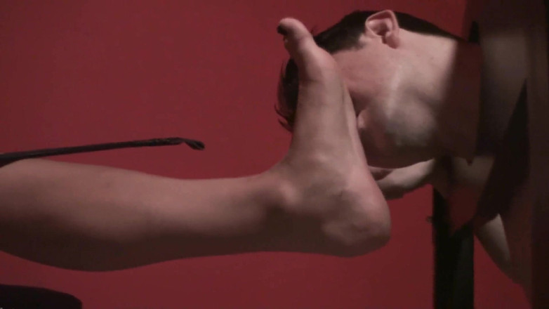 Foot Girls: Slave must lick her young soles