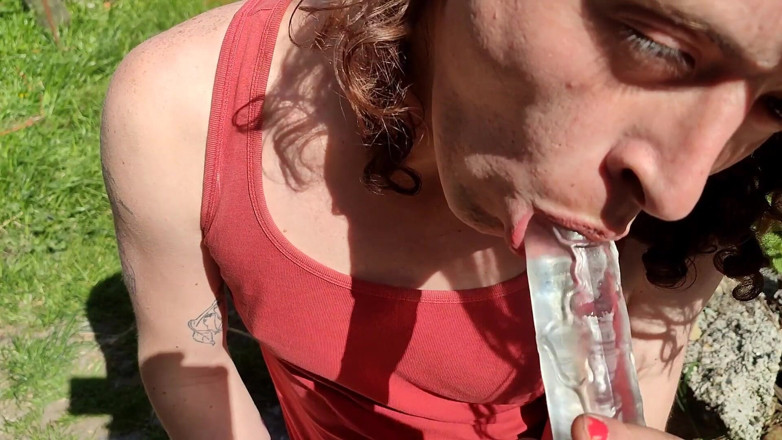 Sara B: Outdoors dildo sucking
