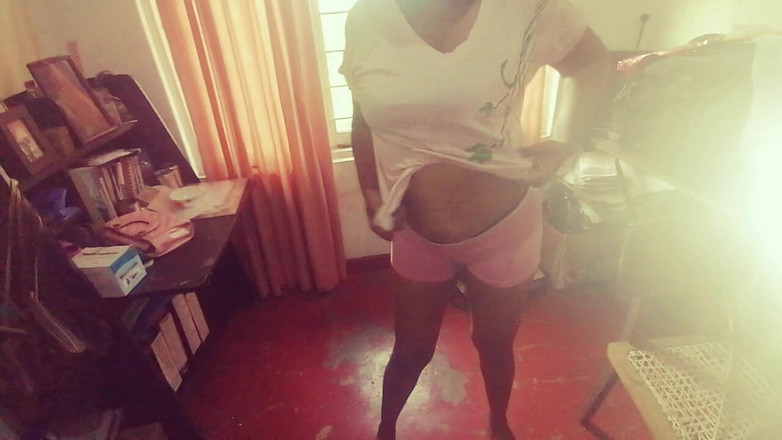 Tina Baby: Wideo z pasierbicą dla mleka ojczyma