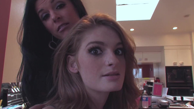 Double Trouble: Bláznivé orgasmy pro dvě sexy dívky