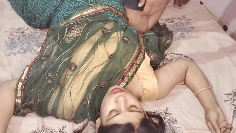 Sexy Girlfriend Girl: Tight Pussy Desi Bhabhi in Saree Fucked Hard by Devar...