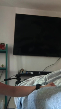Luând prezervativul pentru a face sex