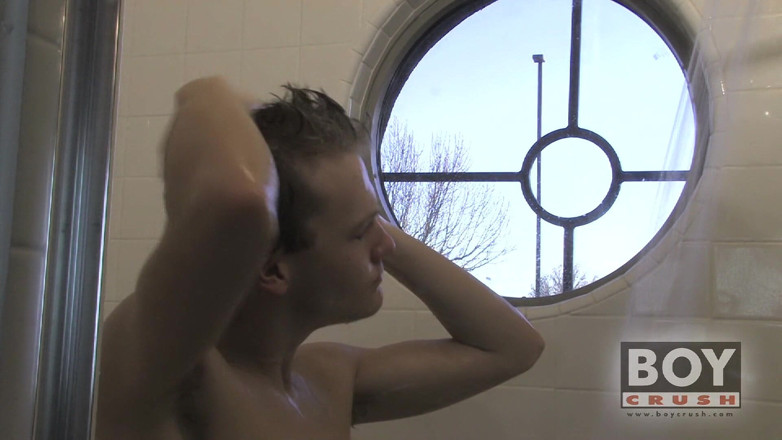 Boy Crush: Alec Showers off