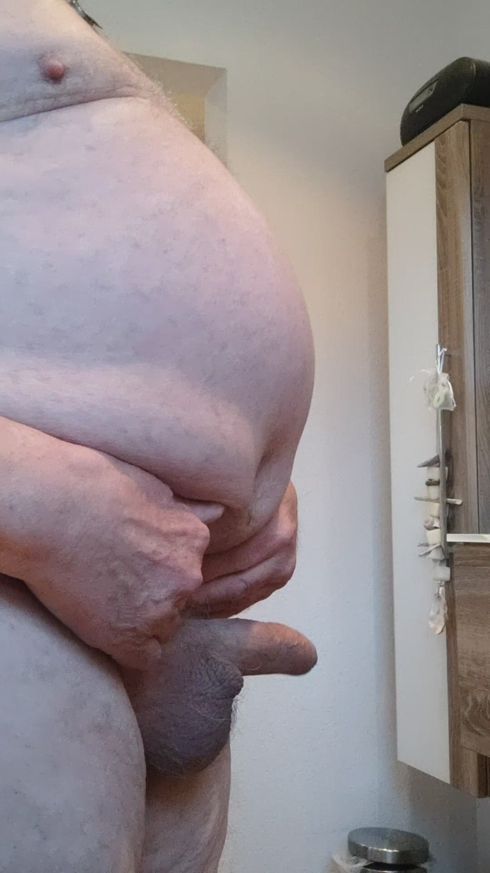 Karlchengeil: 샤워 전후 내 자지를 가지고 노는 중