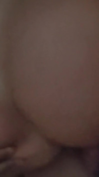 핑거링과 그녀의 쪼이는 보지 따먹기