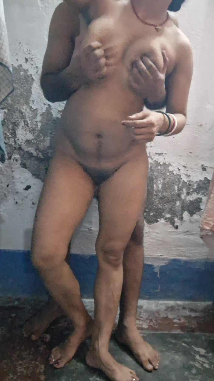 Busty Banuu: Hintli kadın sikişiyor ev yapımı video
