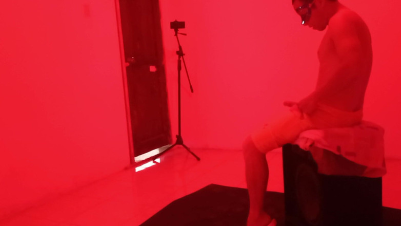 Martin13: Ce spectacol!! Îmi angajez mama vitregă să-mi facă un dans sexy...