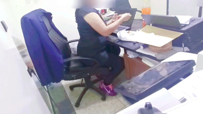BBW LATINA: Ông chủ của tôi đụ tôi trong văn phòng của anh ấy...