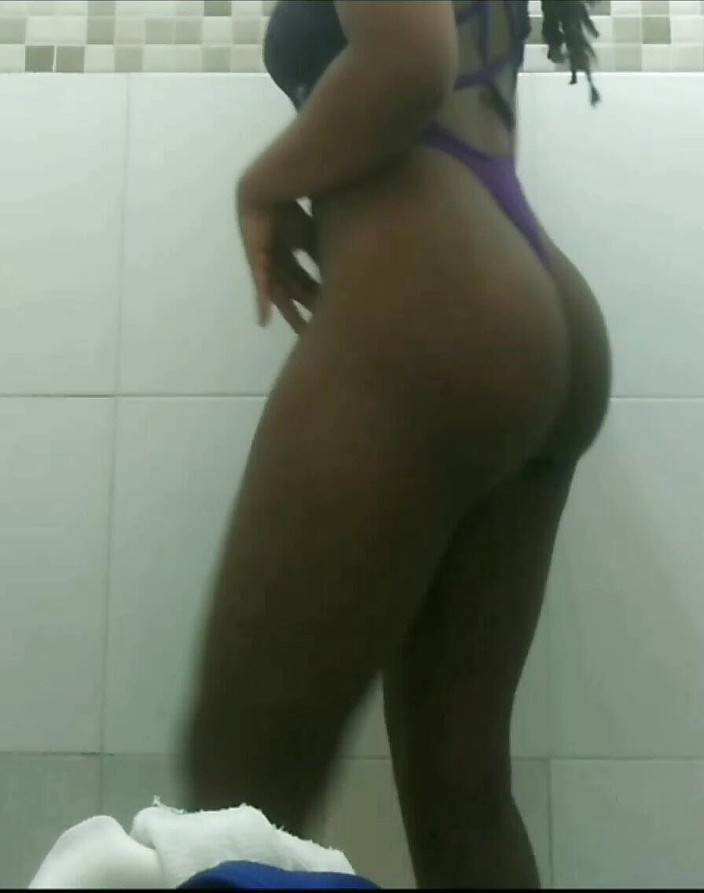 Delicious open butt: 핫한 갈색 머리 - 파트