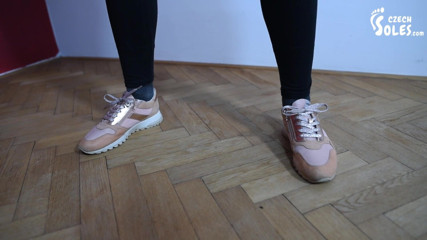 Czech Soles - foot fetish content: Pies y plantas más sexys en el gimnasio