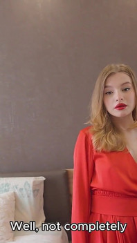 Tiefer nasser blowjob von einer schönen ehefrau in rot