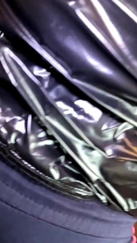 Brilhante downjacket gozada. Boquete boquete, de quatro e triplo esperma na minha bunda