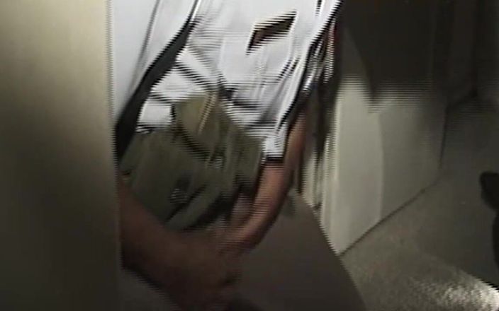 Just X Gays amateur porn: Dominare homosexuală dură Alfa Armăsar își fute supusul adânc și dur până...