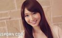 Go Sushi: Het japansk tonåring +18 Mikuni Maisaki vid sin första porrfilm