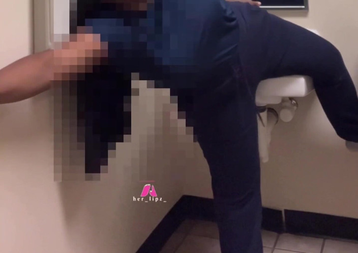 Anye Meshell: あ...ゴーストフェイスがドアのところにいる!