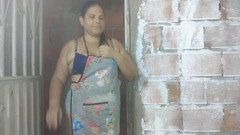 Adribella69: 胖乎乎的拉丁女郎给了她一个很好的口交，最后给了我一个很好的操逼