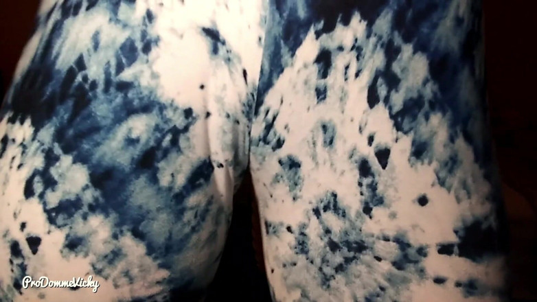 Porno angels: A goddess' cameltoe