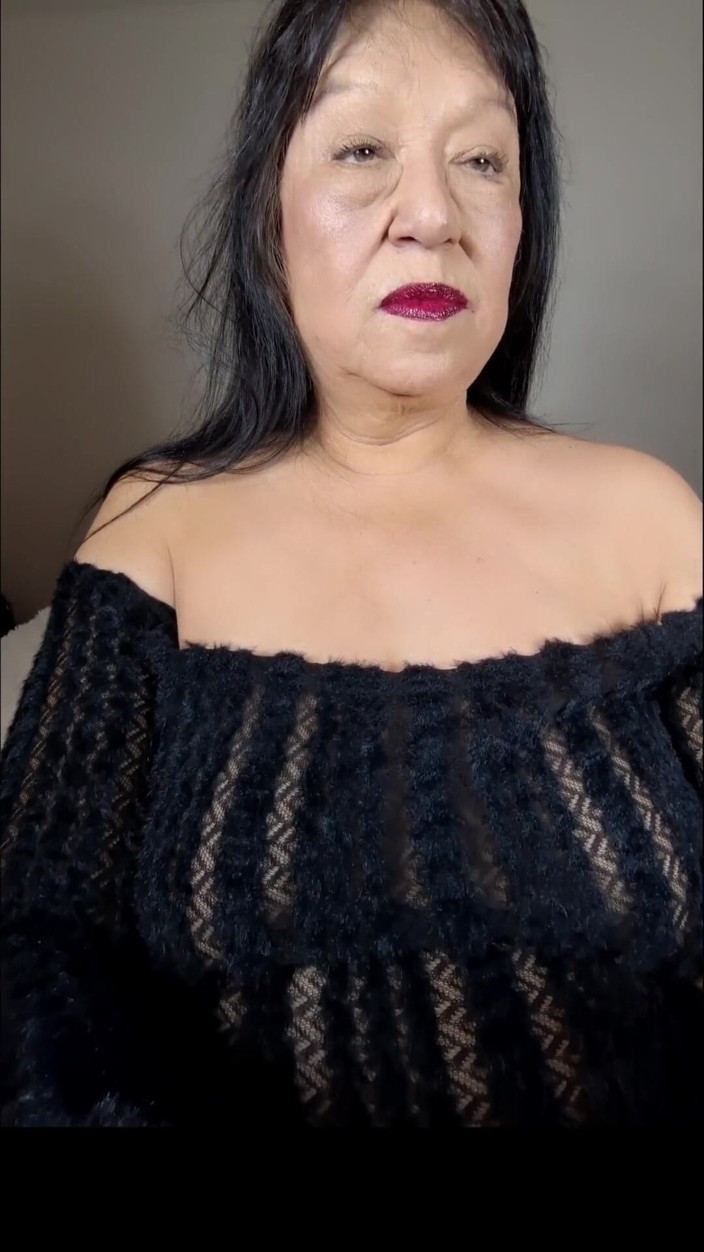 Zilah Luz: Quelqu’un aime regarder la masturbation anale avec mon gode en...