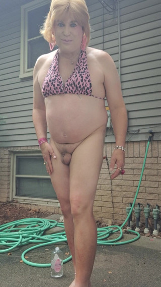 Victoria Lecherri: Dışarıda Soyunuyor Ve Yağlanıyor