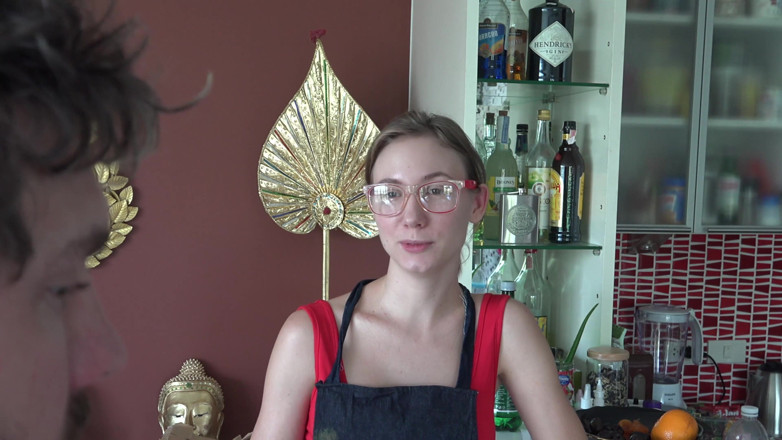 Angel The Dreamgirl: Sveden sexy hostitelkou Airbnb
