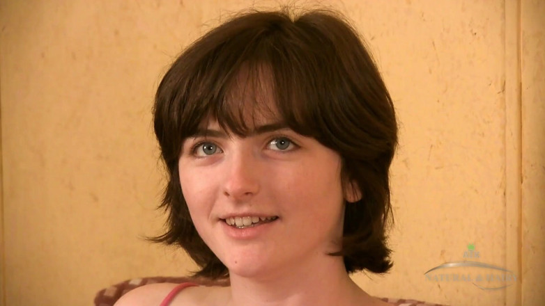 ATK Fans (Hairy): Nous avons une autre super fille ici et elle est...