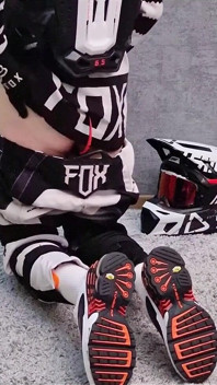 Jerking and Cumming on Nike Tn