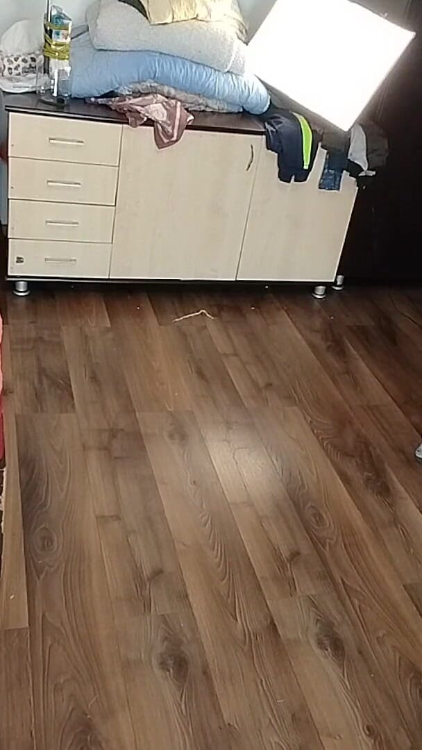 Moglie amatoriale che balla nuda per casa, capezzoli grandi, sedere grande (Mirsur) Amateur Wife Dancing Around the House Naked, Big Nipples, Big Ass (Mirsur)