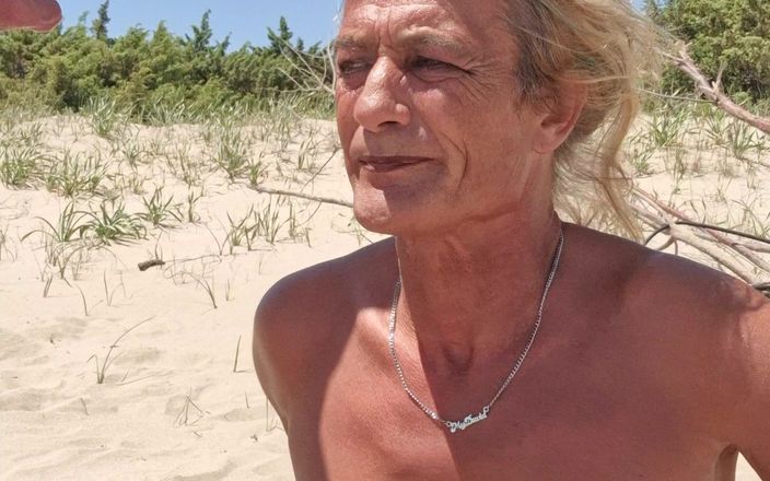 Gigi and David: Nudistická pláž stripchat sex show Gigindave Shemale přítelkyně veřejné setkání...