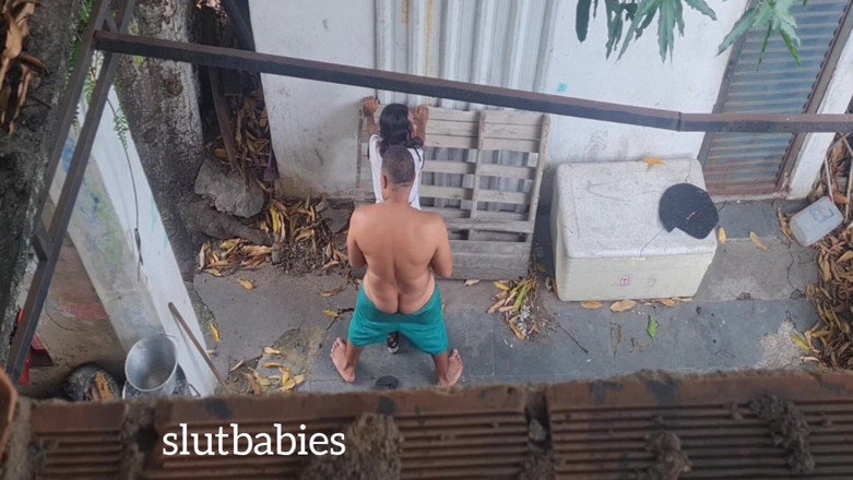Bebes vagabundas: Venkovní sex s pokojskou