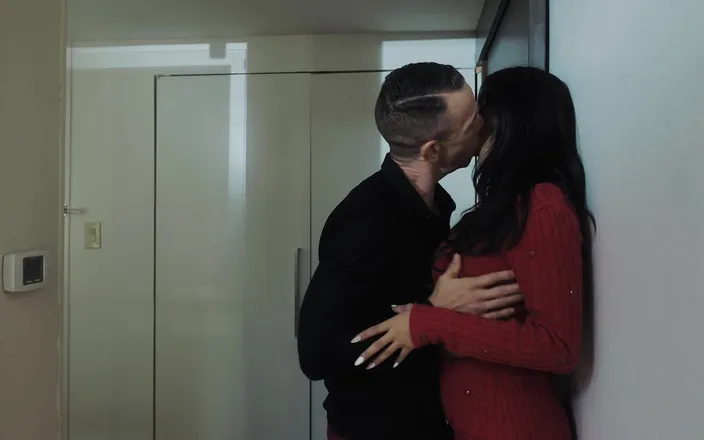 Sensual productions: Sophia Leone - Si Vous Play