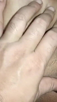 デシ・プージャは妊婦の娘が生まれたのを待つ