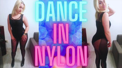 Monika Nylon: （39） 穿着尼龙袜跳舞1