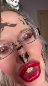 Sissy vzdáváte kalhotky a výplata Patří k této bohyni brýlí od Findom Goaldigger