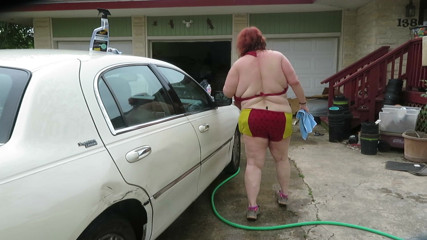 BBW nurse Vicki adventures with friends: Spălătorie auto în și în afara setului meu de bikini Man iron, partea 2