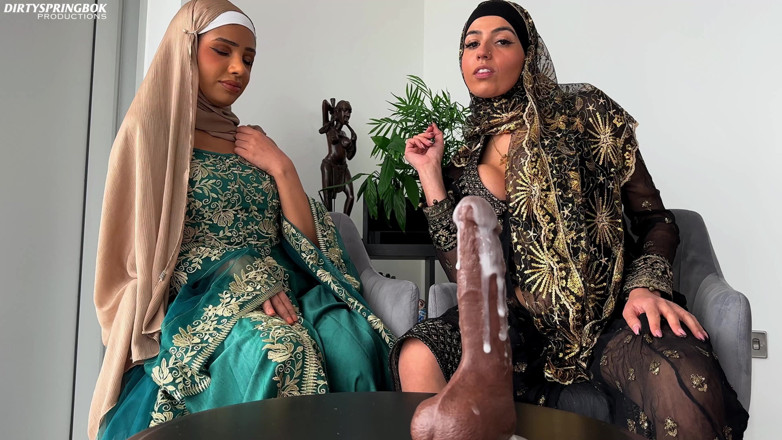 Aaliyah Yasin: Dua perempuan jalang bertudung memberikan awak arahan melancap