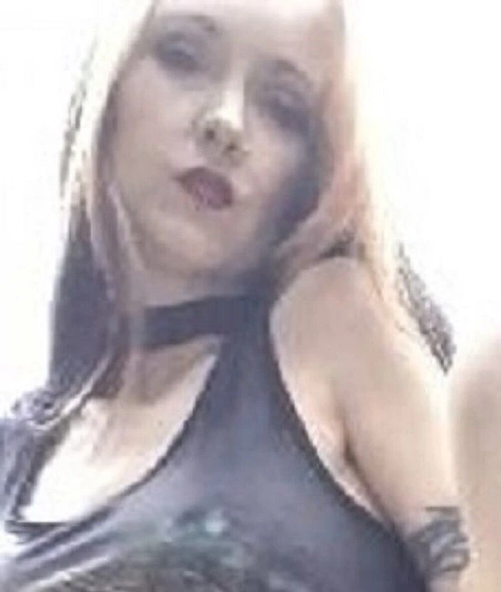 PandoraSG: Goth chcaní a tření kundičky Venku.