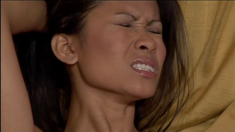 Monster Cocks: Гігантський член для крихітної азіатської кицьки