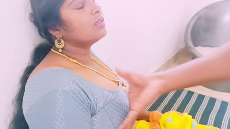 Telugu honey lips: Indian Middle Age Stepaunty Enjoyed StepDaughter's Husband Bog Dick. Telugu...