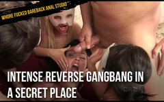 Whore fucked bareback anal studio: Intensiver reverse-gangbang an einem geheimen ort