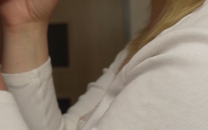 Kessieyoy: I-am dat o muie și el ejaculează pe țâțele mele