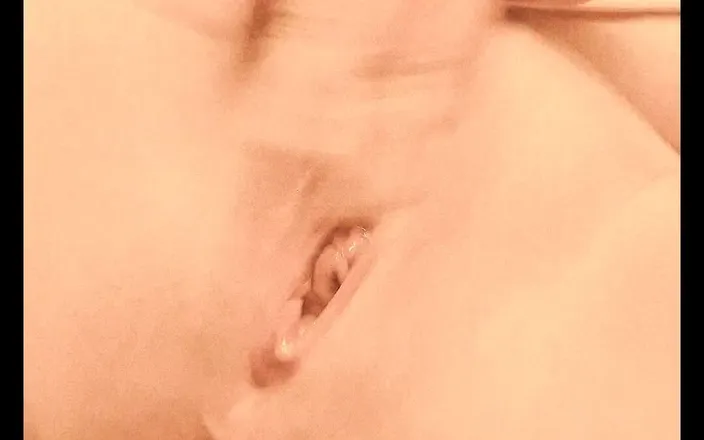 Redhead Rebel: Nasty BBW Makes Herself Squirt so Hard!